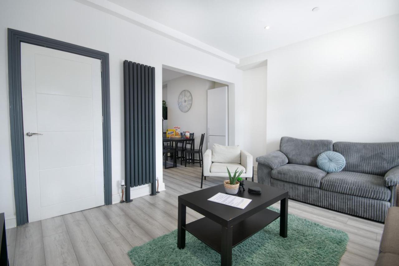 Luxe Living Family Home - Beach, Wifi, Parking Swansea Exteriör bild