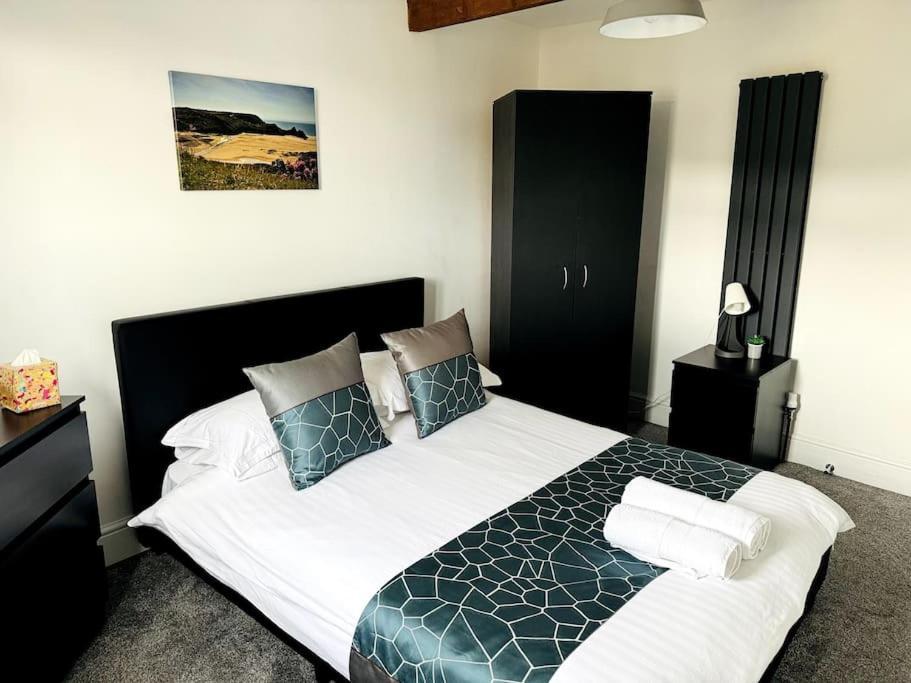 Luxe Living Family Home - Beach, Wifi, Parking Swansea Exteriör bild